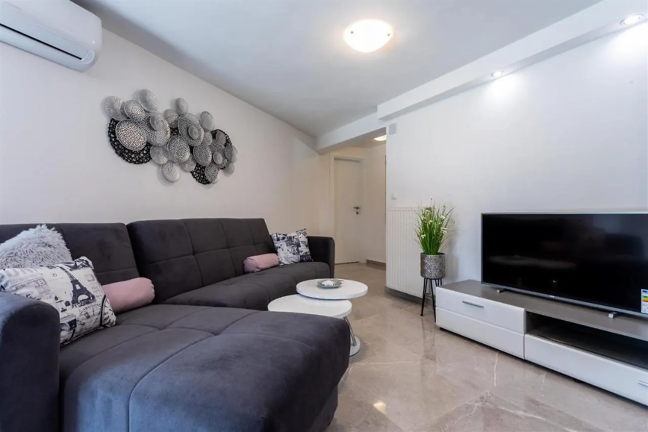Apartment Roko Zupanje Croatia